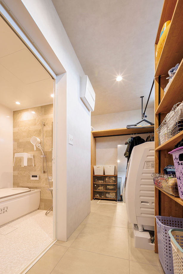 ＰＬＵＳ　ＨＡＵＳ（プラスハウス） 【本体価格3000万円／40.7坪】Wood×Grey×Blackのスタイリッシュなデザインが映えるサロン併設の家の建築実例画像7