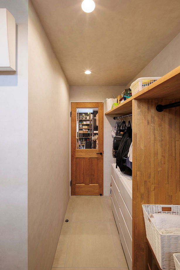 ＰＬＵＳ　ＨＡＵＳ（プラスハウス） 【本体価格3000万円／40.7坪】Wood×Grey×Blackのスタイリッシュなデザインが映えるサロン併設の家の建築実例画像8