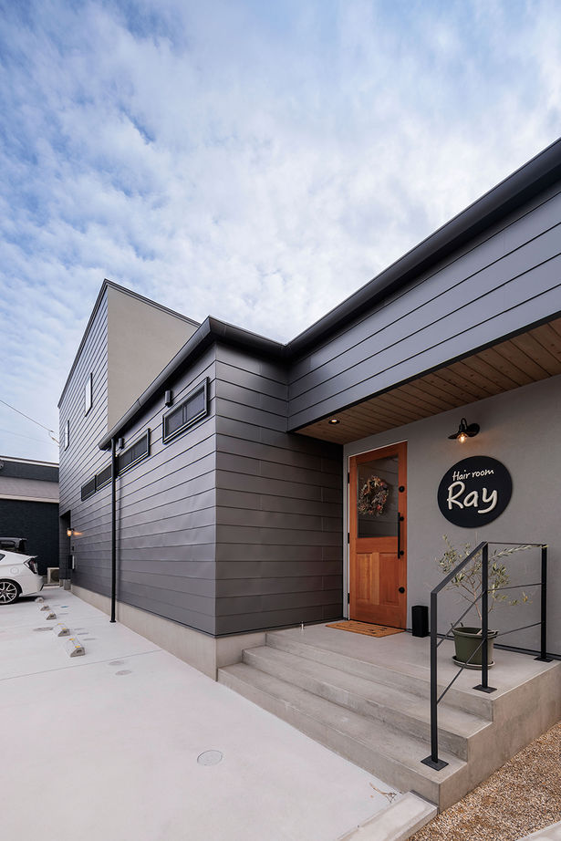ＰＬＵＳ　ＨＡＵＳ（プラスハウス） 【本体価格3000万円／40.7坪】Wood×Grey×Blackのスタイリッシュなデザインが映えるサロン併設の家の建築実例画像9
