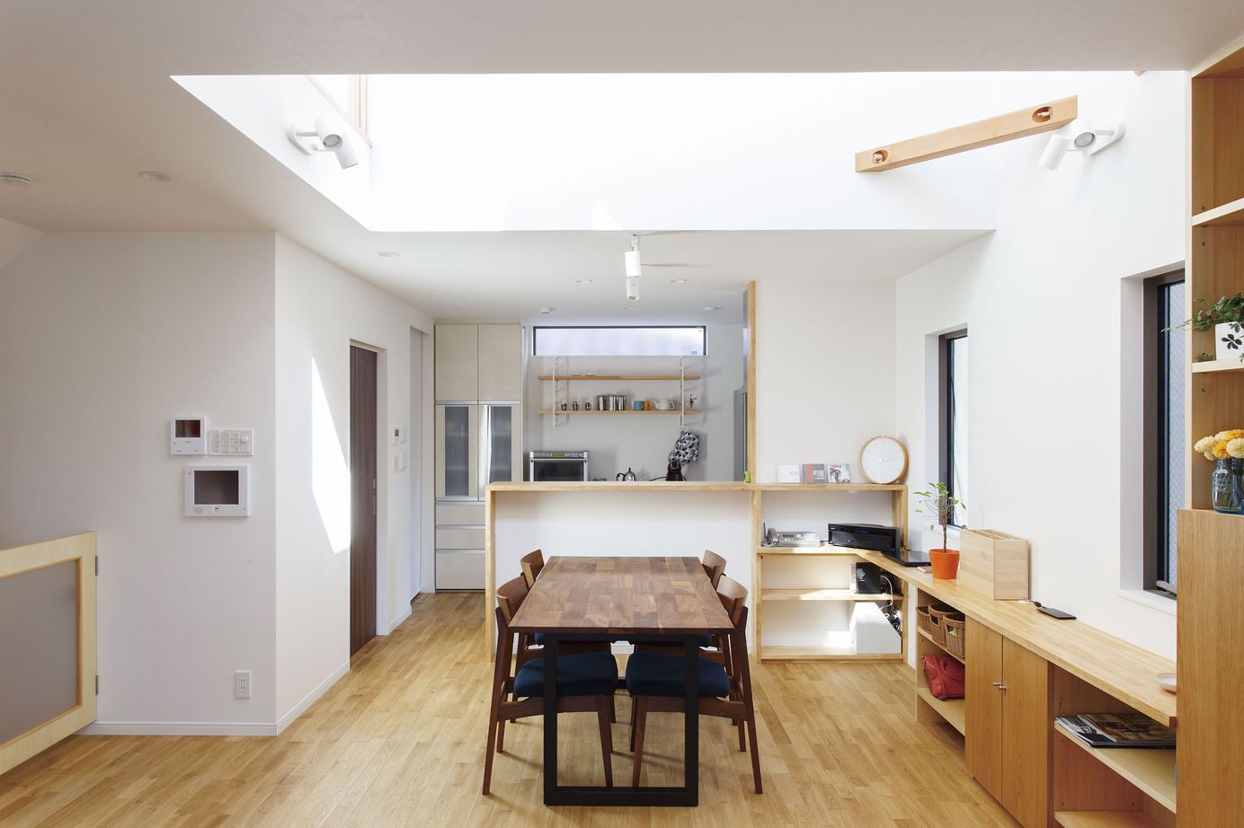 一級建築士事務所　福島工務店 【大阪府大阪市/2000万円台/3階建て/車二台駐車可】広いバルコニーと吹抜けからの採光が◎な三階建ての実例の建築実例画像3