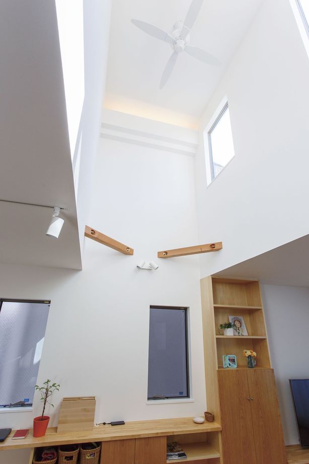 一級建築士事務所　福島工務店 【大阪府大阪市/2000万円台/3階建て/車二台駐車可】広いバルコニーと吹抜けからの採光が◎な三階建ての実例の建築実例画像4