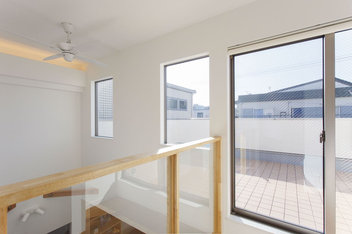 一級建築士事務所　福島工務店 【大阪府大阪市/2000万円台/3階建て/車二台駐車可】広いバルコニーと吹抜けからの採光が◎な三階建ての実例の建築実例画像7