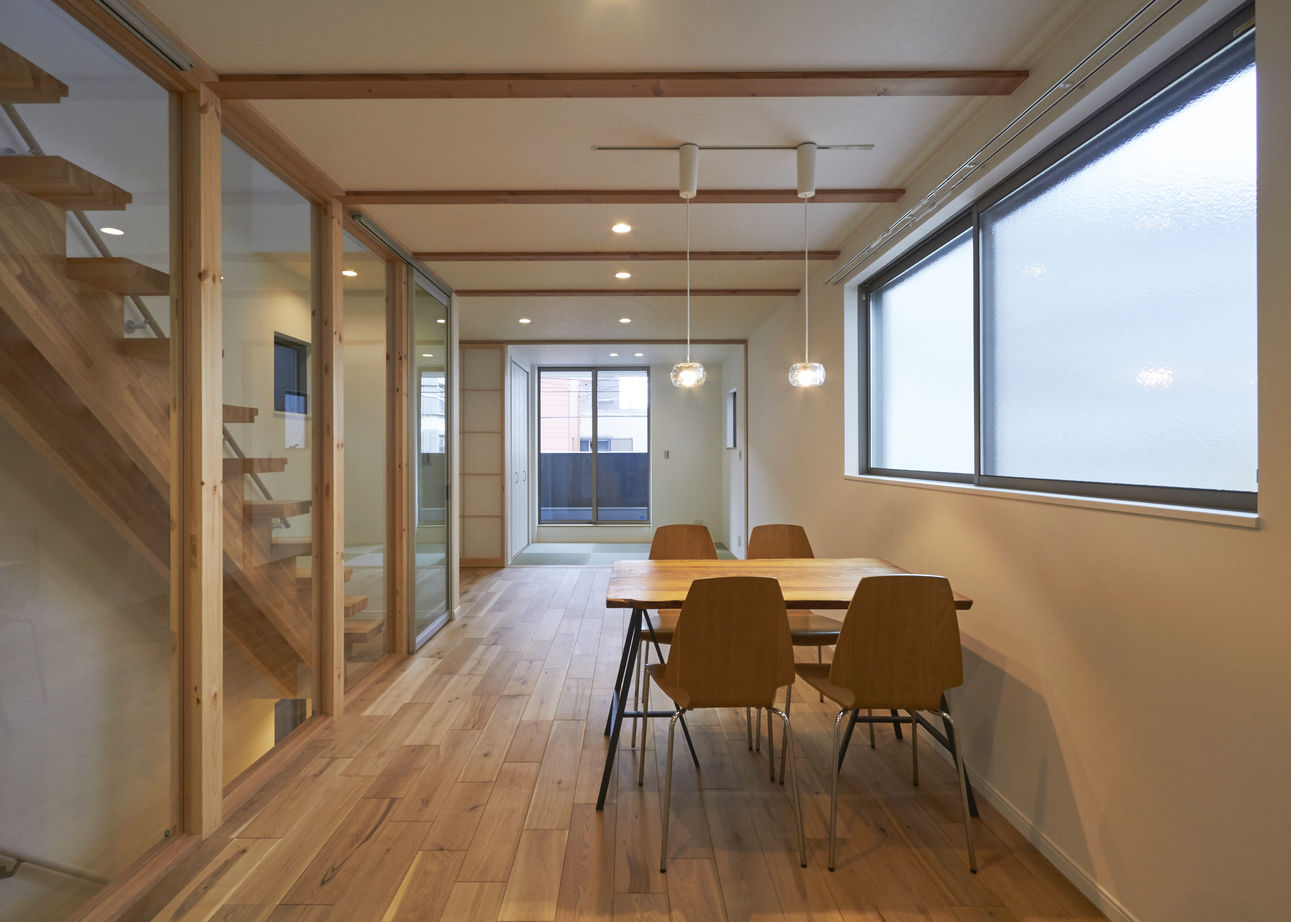 一級建築士事務所　福島工務店 【大阪府大阪市/2000万円台/狭小地/ビルトインガレージ】耐震断熱最高等級を実現外から見えない3階建て実例の建築実例画像2