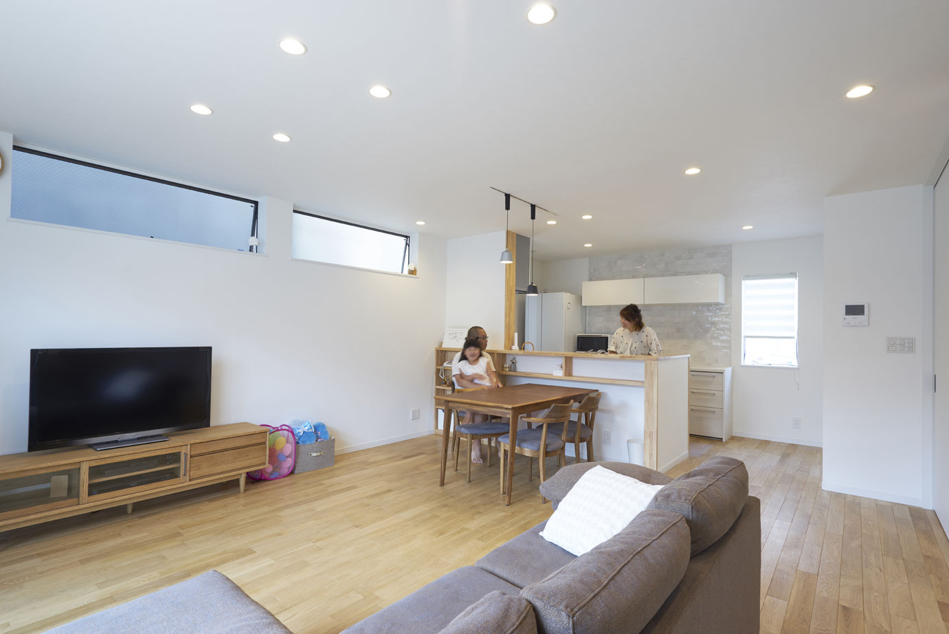 一級建築士事務所　福島工務店 【大阪府大阪市/3000万円台/狭小地/20坪台/ビルトインガレージ】SE構法で大空間を実現した3階建てのお家の建築実例画像2