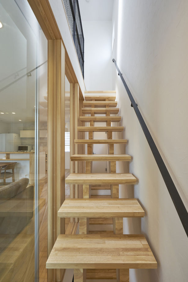 一級建築士事務所　福島工務店 【大阪府大阪市/3000万円台/狭小地/20坪台/ビルトインガレージ】SE構法で大空間を実現した3階建てのお家の建築実例画像4