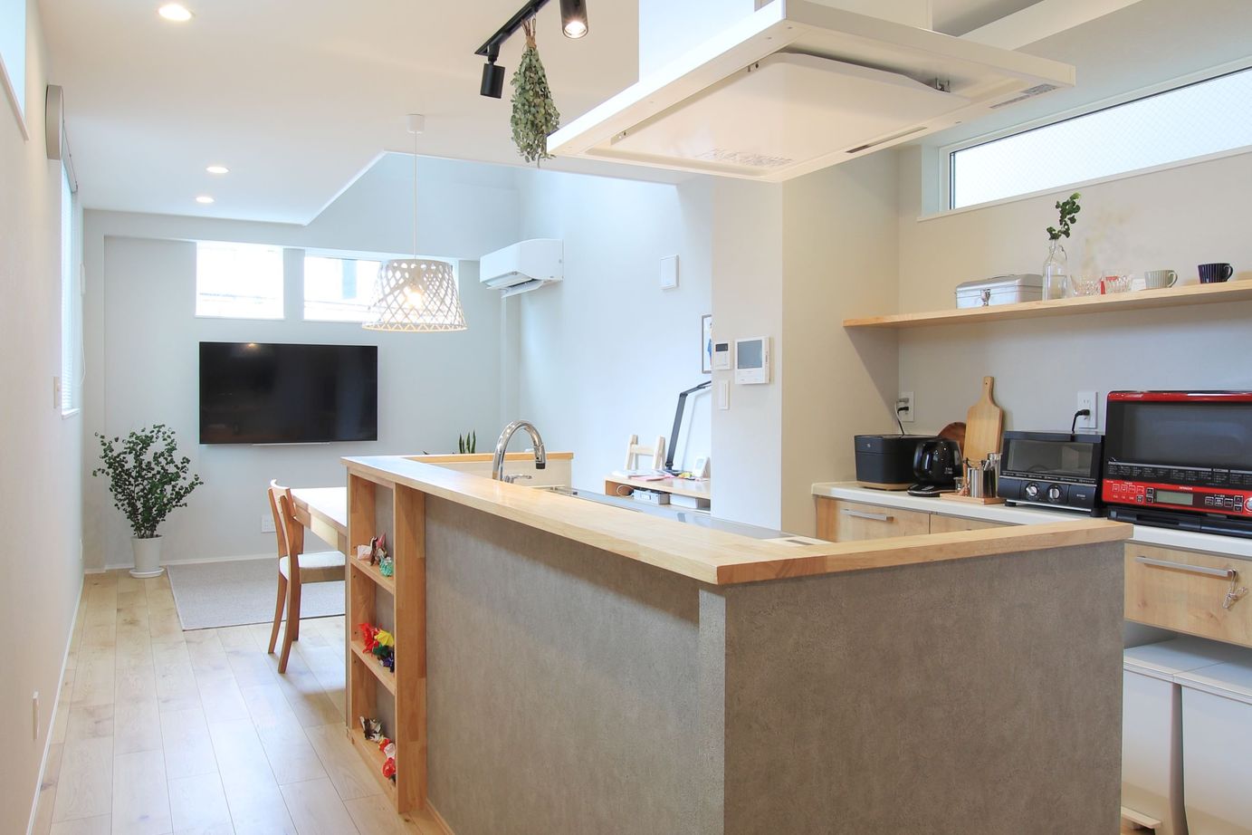 一級建築士事務所　福島工務店 【大阪府大阪市/2000万円台/狭小15坪/ビルトインガレージ】SE構法と間取りの工夫でオシャレな大空間を実現の建築実例画像2