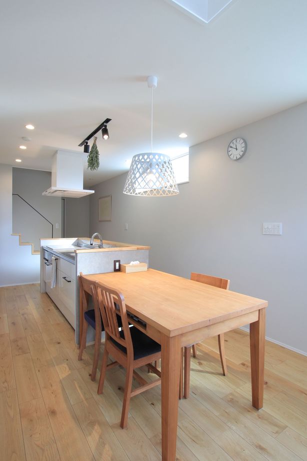 一級建築士事務所　福島工務店 【大阪府大阪市/2000万円台/狭小15坪/ビルトインガレージ】SE構法と間取りの工夫でオシャレな大空間を実現の建築実例画像3