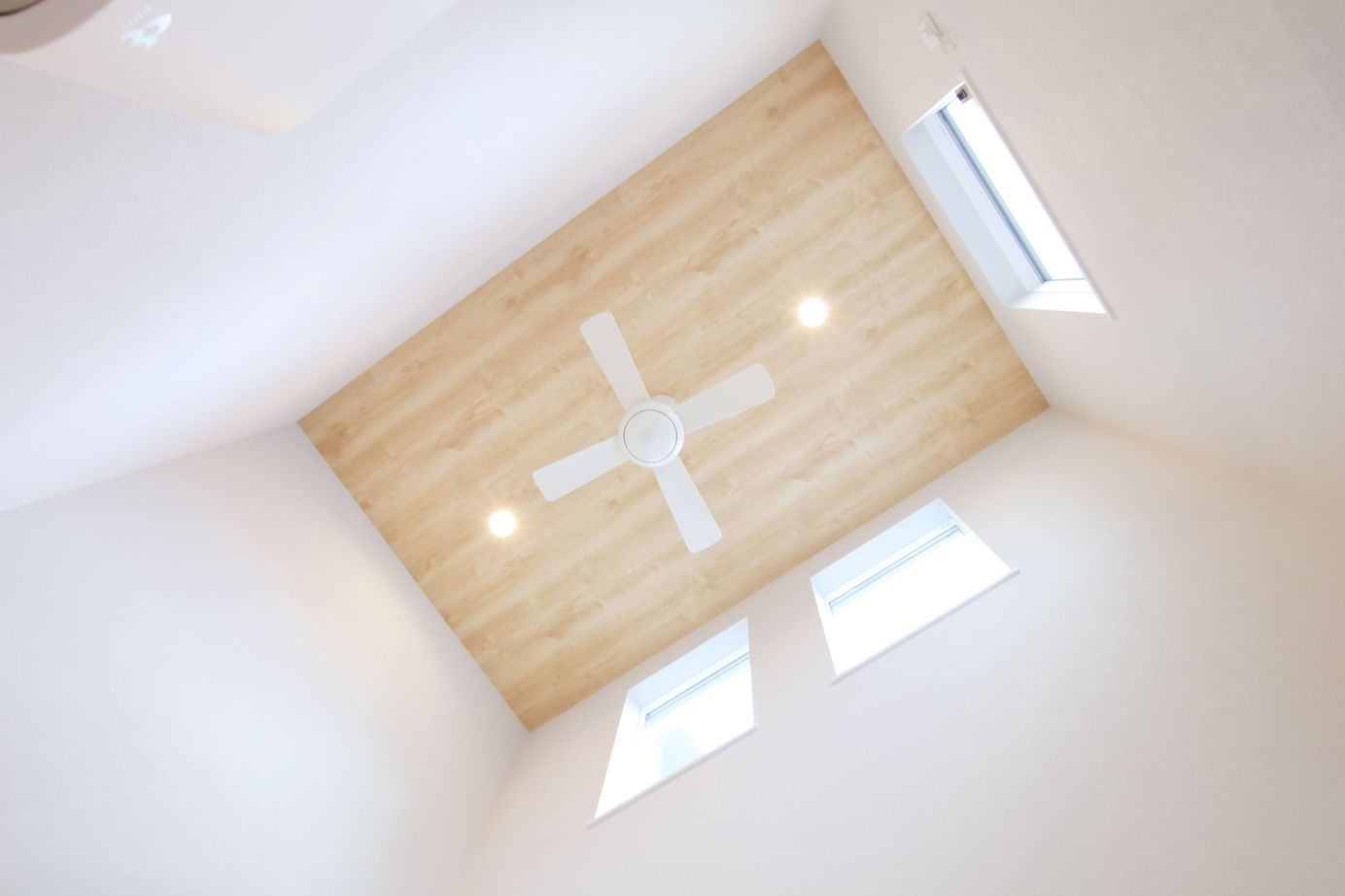 一級建築士事務所　福島工務店 【大阪府大阪市/2000万円台/狭小15坪/ビルトインガレージ】SE構法と間取りの工夫でオシャレな大空間を実現の建築実例画像6