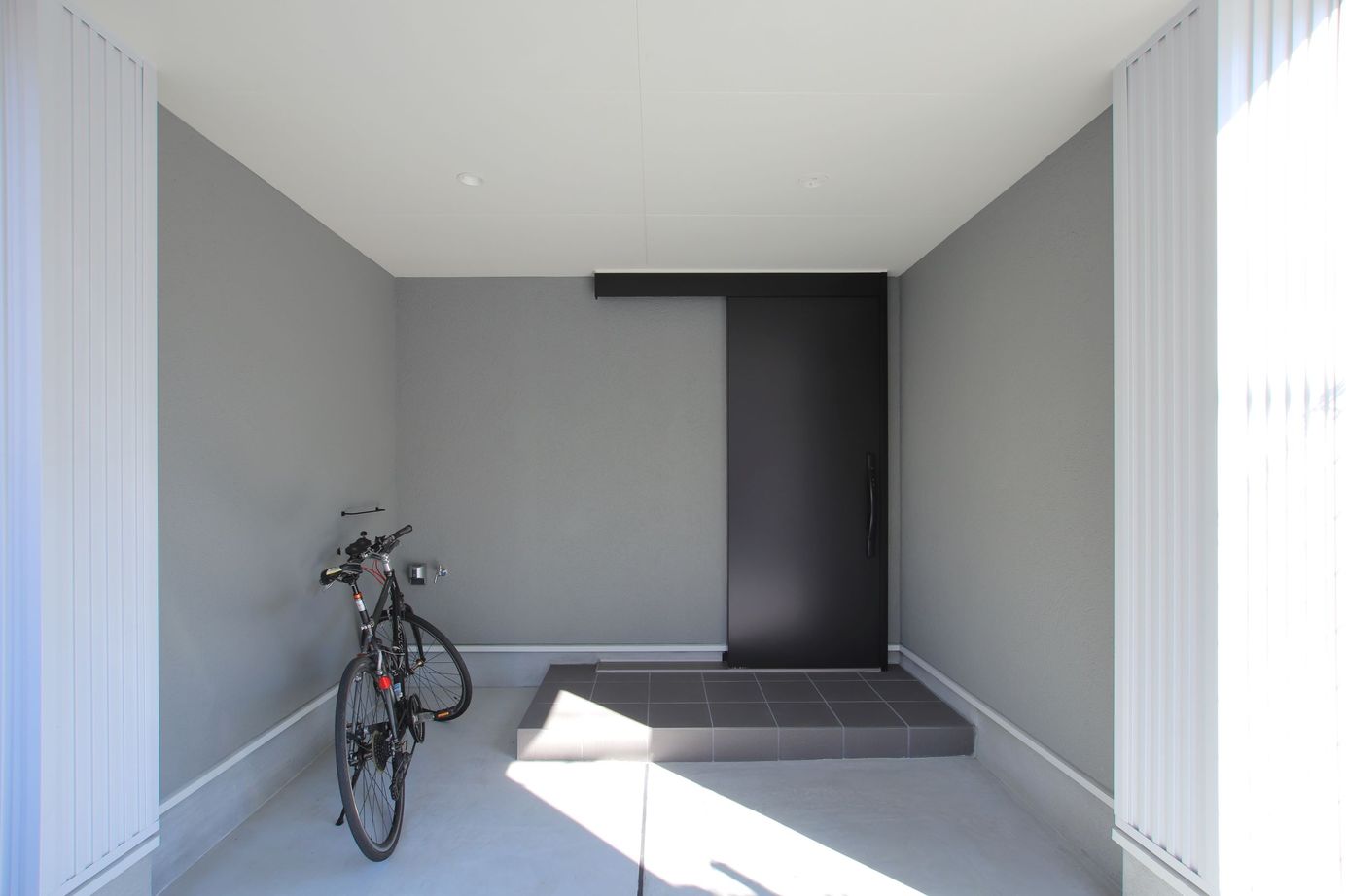 一級建築士事務所　福島工務店 【大阪府大阪市/2000万円台/狭小15坪/ビルトインガレージ】SE構法と間取りの工夫でオシャレな大空間を実現の建築実例画像10