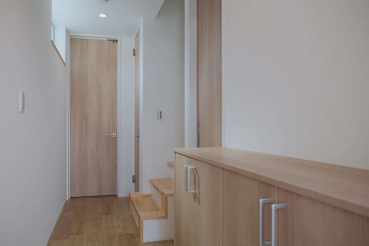 一級建築士事務所　福島工務店 【大阪府大阪市/2000万円台/狭小約12坪】白と木を基調とした、シンプルな空間づくり。SE構法による開放感の建築実例画像8