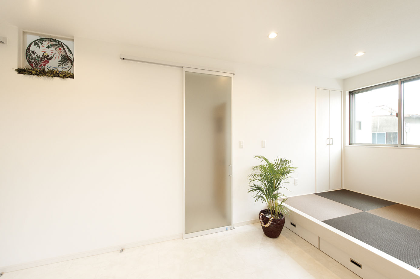 エフイーホーム 【大阪/1000万円台/狭小25坪/3階建て/重量鉄骨】白を基調としたハワイアンテイストの家の建築実例画像5