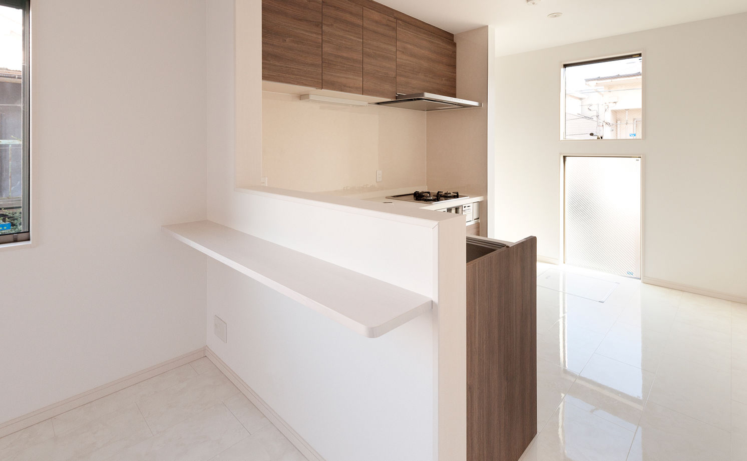 エフイーホーム 【大阪/1000万円台/狭小25坪/3階建て/重量鉄骨】白を基調としたハワイアンテイストの家の建築実例画像12