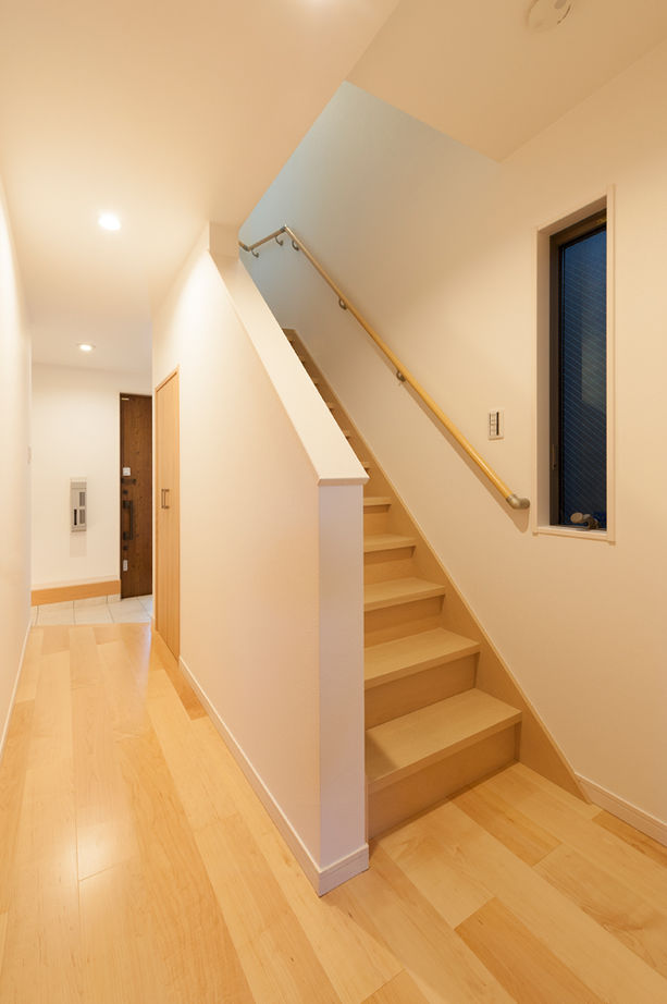 エフイーホーム 【大阪/1000万円台/狭小25坪/3階建て/重量鉄骨】白を基調としたハワイアンテイストの家の建築実例画像15