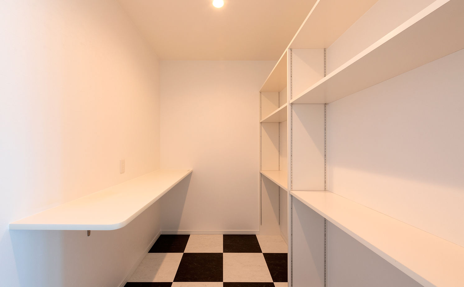 エフイーホーム 【大阪/2000万円台/3階建て/間取り図】重量鉄骨で叶えるオーバーハングのオシャレな家の建築実例画像3