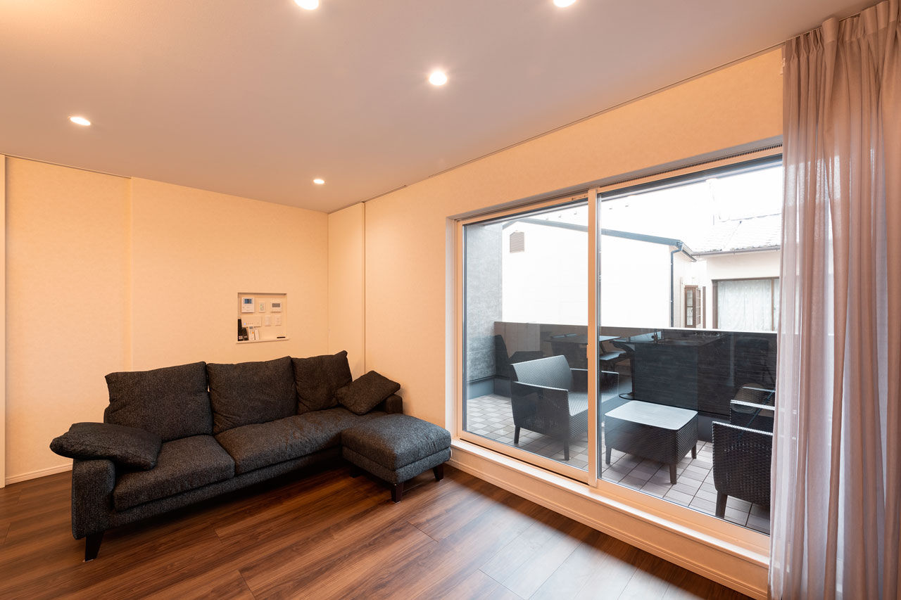 エフイーホーム 【大阪府/3000万円台/3階建て/狭小地】ビルトインガレージや広さを叶えたLDKで気持ちよく暮らせる住まいにの建築実例画像4