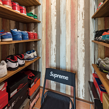 チェックハウス 【平屋/1000万円台/間取り】アメリカンなベースをイメージした平屋。自然素材の心地よさと高い天井の解放感の建築実例画像5