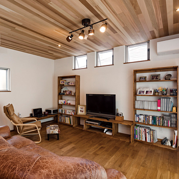 チェックハウス 【2000万円台/間取り図有】開放感たっぷりのＬＤＫはまるで南国リゾート。平屋に見える二階建ての建築実例画像9