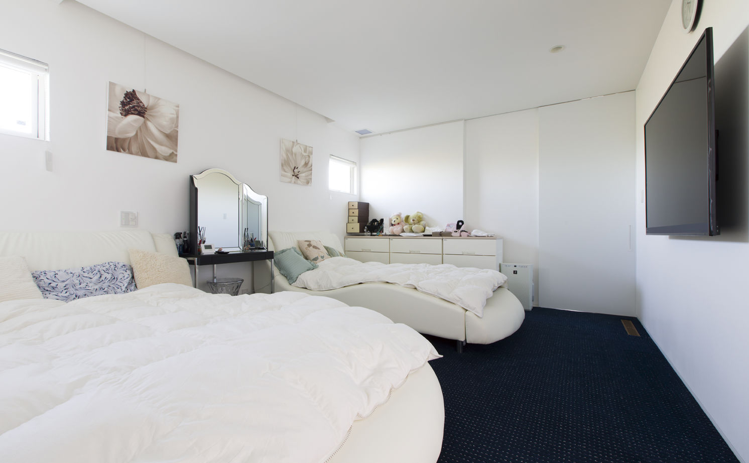 チェックハウス 【平屋/インナーガレージ/中庭/間取り図】コの字の平屋。「全館空調でわが家がリゾートになりました」の建築実例画像9