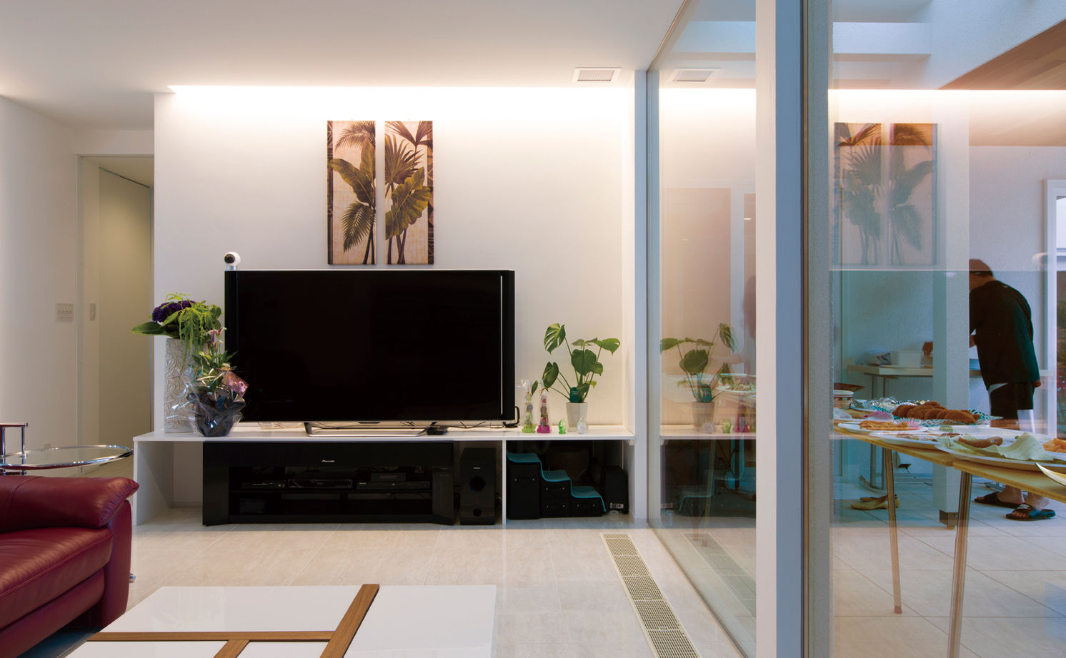 チェックハウス 【平屋/インナーガレージ/中庭/間取り図】コの字の平屋。「全館空調でわが家がリゾートになりました」の建築実例画像10