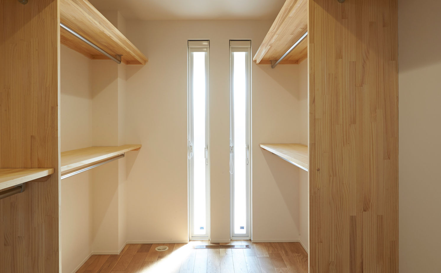 チェックハウス 【平屋/インナーガレージ/全館空調】シンプルモダン＆ラグジュアリー。リゾートライクなかっこいい平屋の建築実例画像18