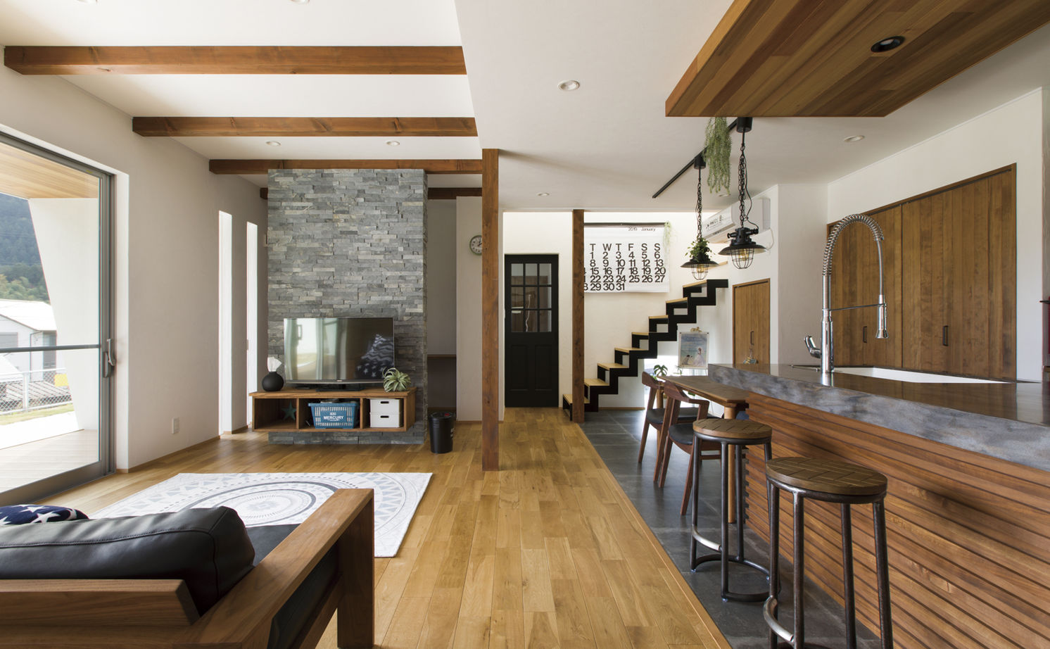 チェックハウス 【2000万円台/40坪台/3LDK】イメージはビーチリゾート。「間取りと収納の工夫で家事も子育てもスムーズに」の建築実例画像3