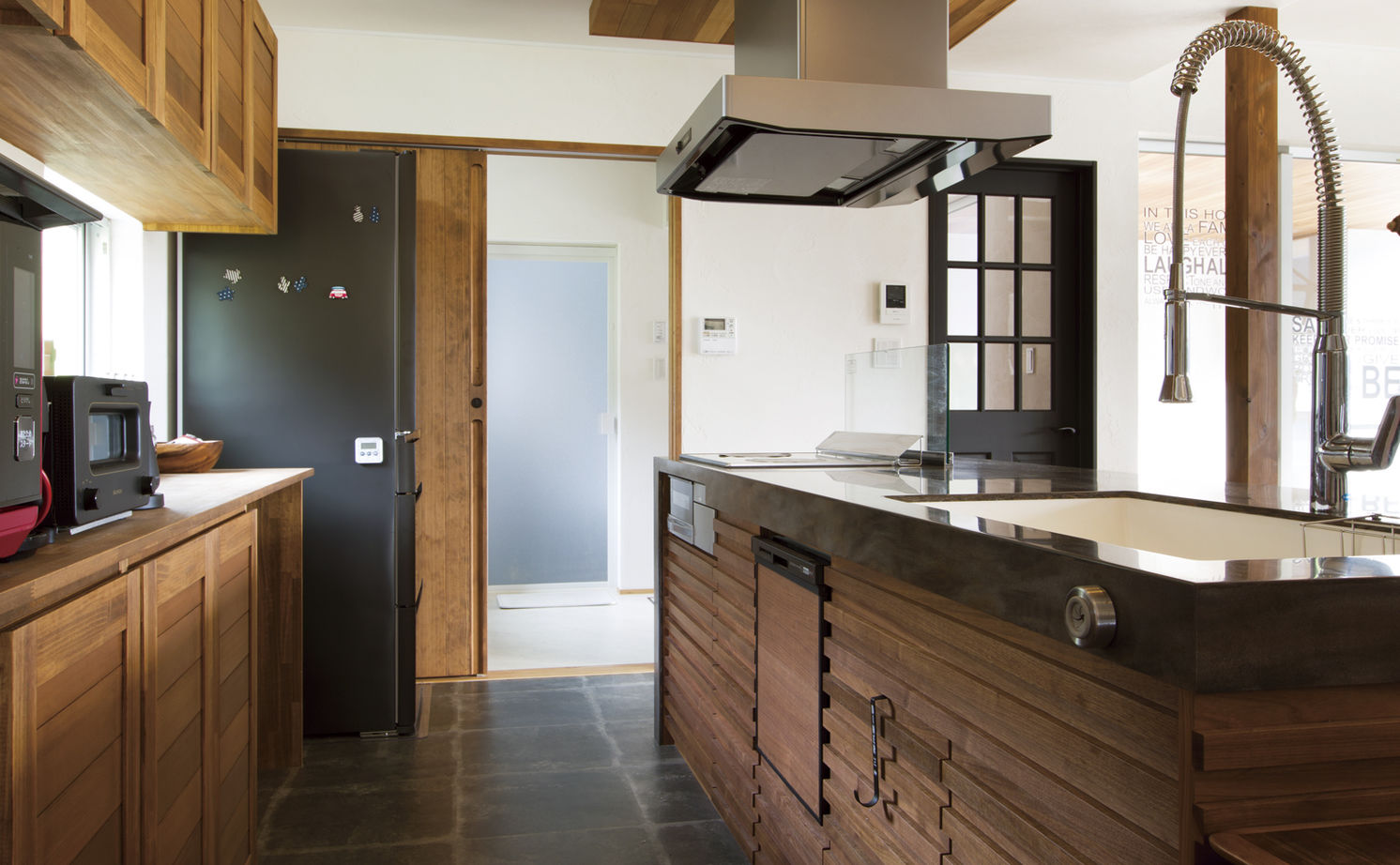 チェックハウス 【2000万円台/40坪台/3LDK】イメージはビーチリゾート。「間取りと収納の工夫で家事も子育てもスムーズに」の建築実例画像6