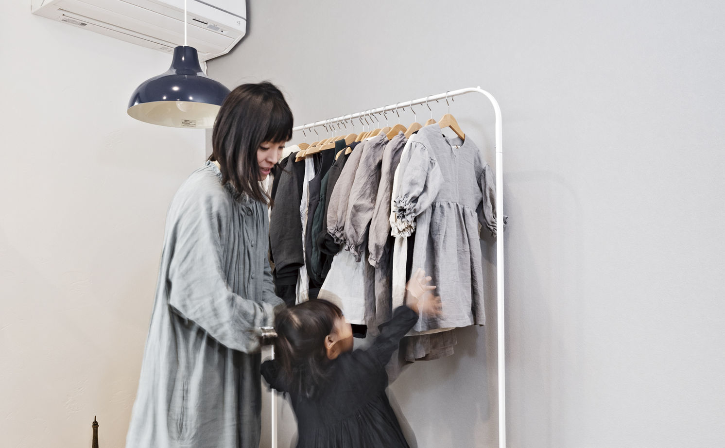 チェックハウス 【平屋/2000万円台/30坪台/間取り図】建築家がデザインした大きな木製窓。自然素材×グレーのシンプルな平屋の建築実例画像12