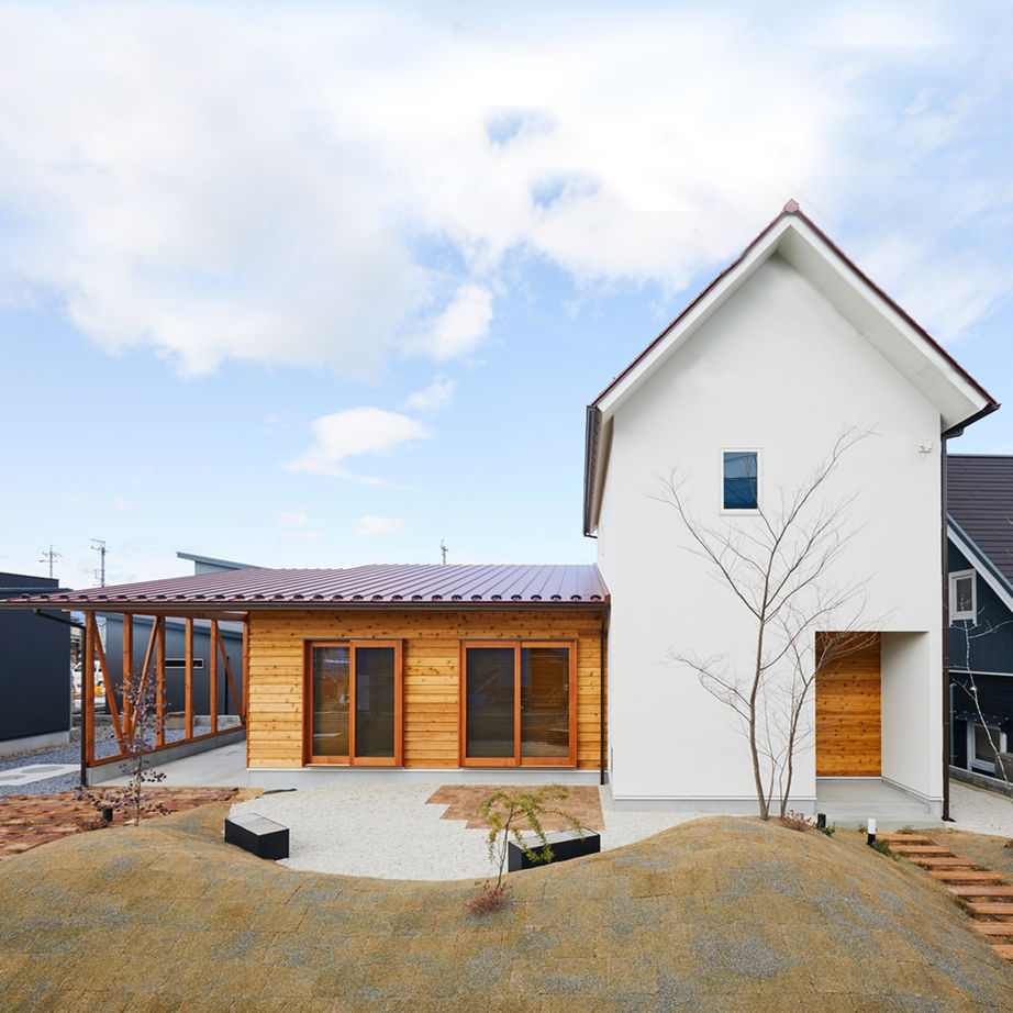 チェックハウス 【2000万円台/シンプルな外観/和モダン】コンセプトは“森の中にある家”。自然素材を生かしたシンプル空間の建築実例画像1