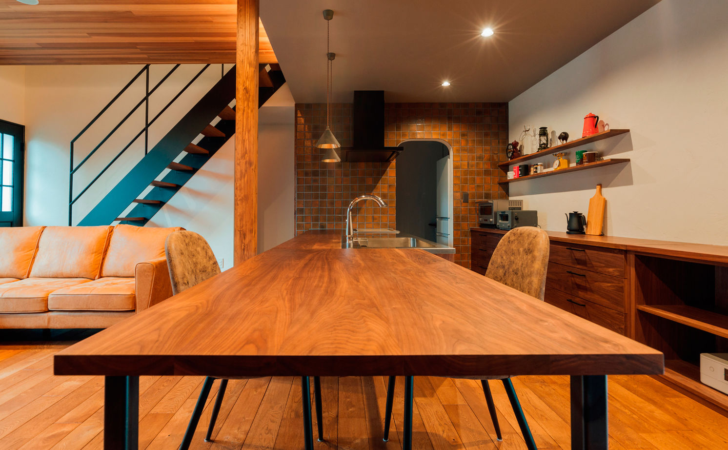 チェックハウス 【平屋/30坪/コの字/中庭】鉄骨階段が使いたくて平屋に小屋裏をプラス。「カフェみたいな家になりました」の建築実例画像6