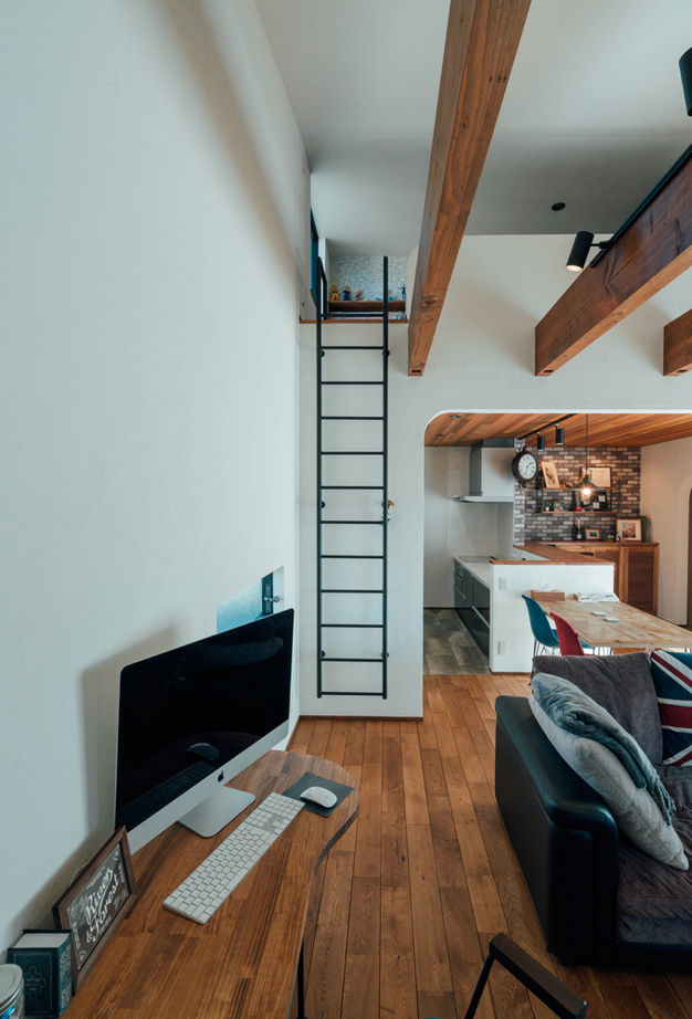 チェックハウス 【平屋/2000万円台/30坪/コの字/中庭】"離れ"で楽器を弾く時間が幸せ。「ロフトはマンガ喫茶みたいです」の建築実例画像9