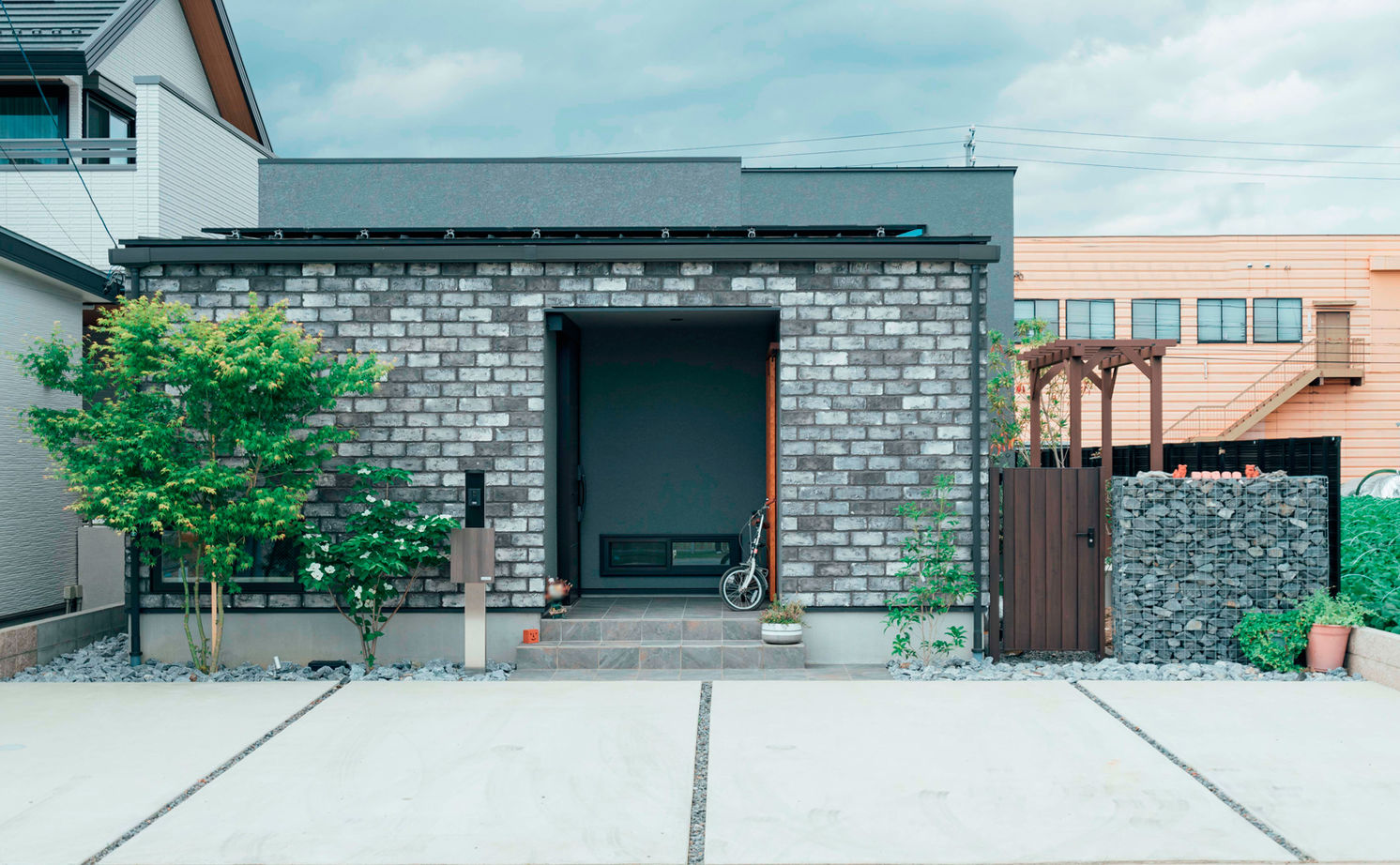 チェックハウス 【平屋/30坪/全館空調/岐阜市】アジアンリゾートの気分をわが家で。趣味を満喫する40代夫婦の平屋暮らしの建築実例画像2