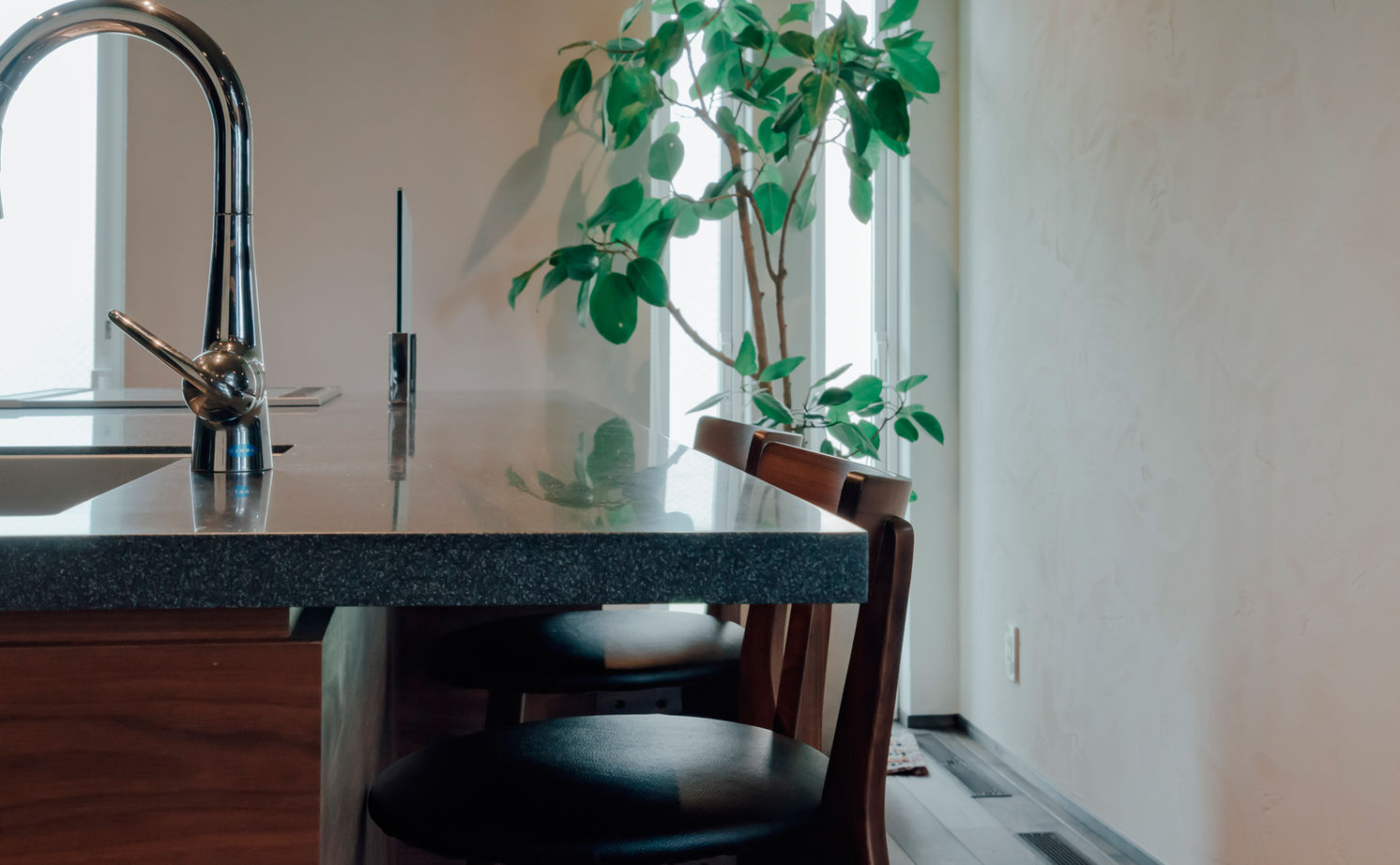 チェックハウス 【平屋/30坪/全館空調/岐阜市】アジアンリゾートの気分をわが家で。趣味を満喫する40代夫婦の平屋暮らしの建築実例画像20