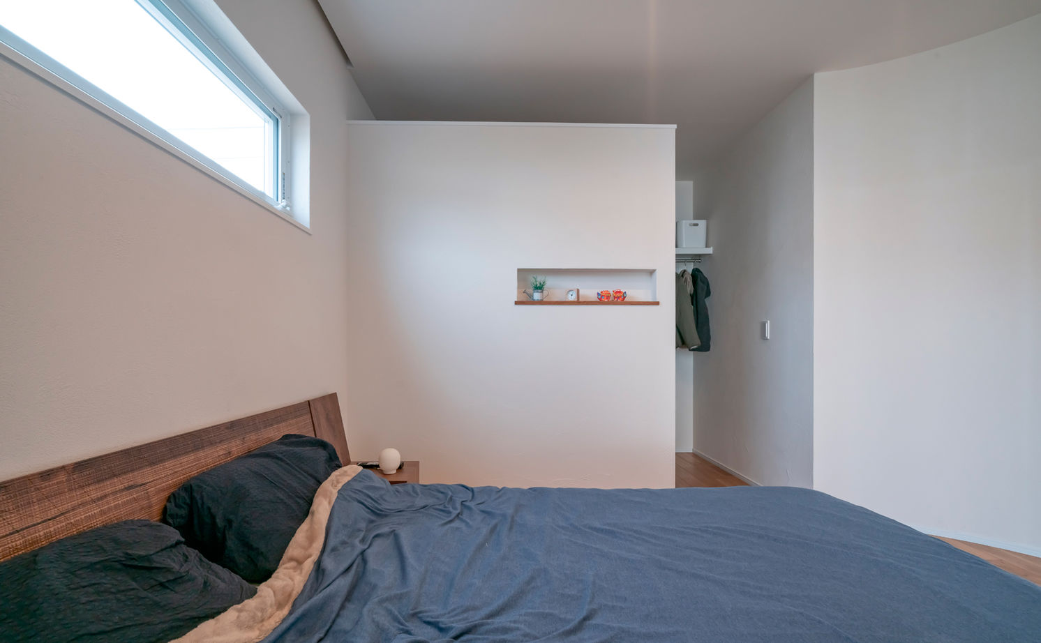 チェックハウス 【平屋/3000万円台/30坪台/コの字】自然素材のシンプルな平屋「全館空調で開放的な空間でも家じゅう快適」の建築実例画像8