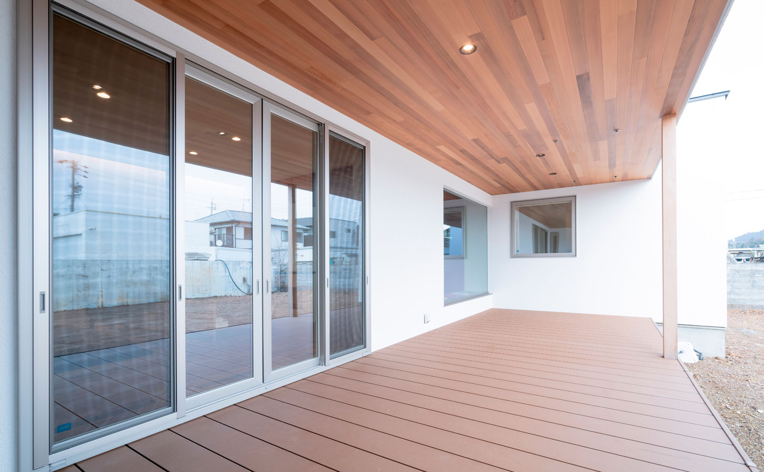 チェックハウス 【平屋/3000万円台/30坪台/コの字】自然素材のシンプルな平屋「全館空調で開放的な空間でも家じゅう快適」の建築実例画像9