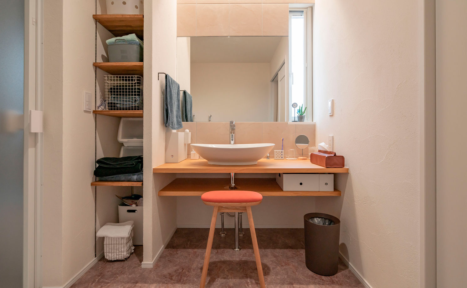 チェックハウス 【平屋/3000万円台/30坪台/コの字】自然素材のシンプルな平屋「全館空調で開放的な空間でも家じゅう快適」の建築実例画像10