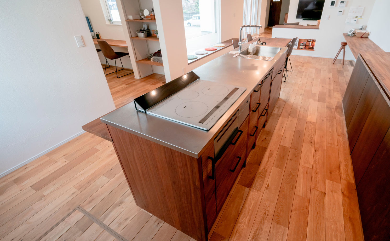 チェックハウス 【平屋/3000万円台/30坪台/コの字】自然素材のシンプルな平屋「全館空調で開放的な空間でも家じゅう快適」の建築実例画像11