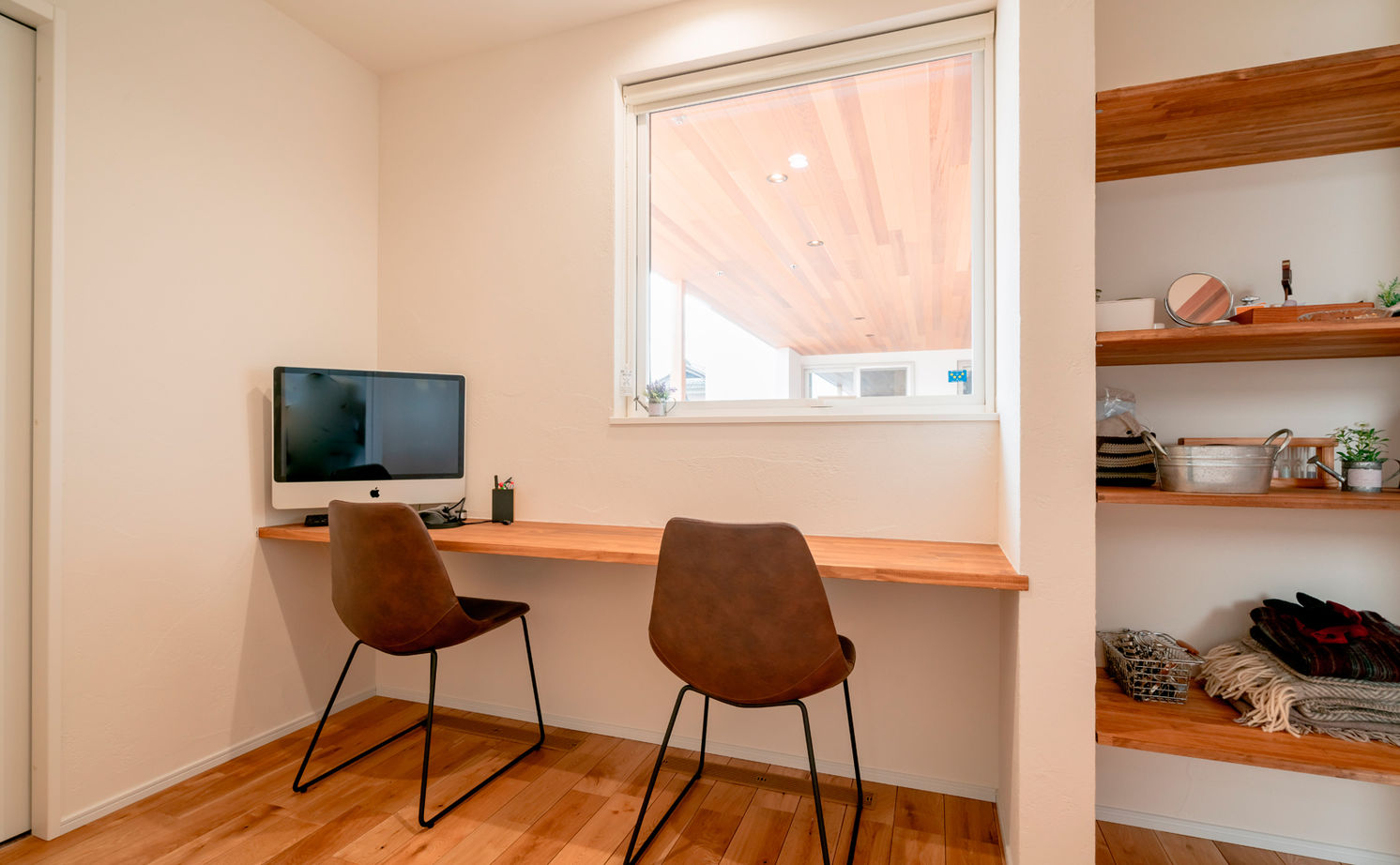 チェックハウス 【平屋/3000万円台/30坪台/コの字】自然素材のシンプルな平屋「全館空調で開放的な空間でも家じゅう快適」の建築実例画像13