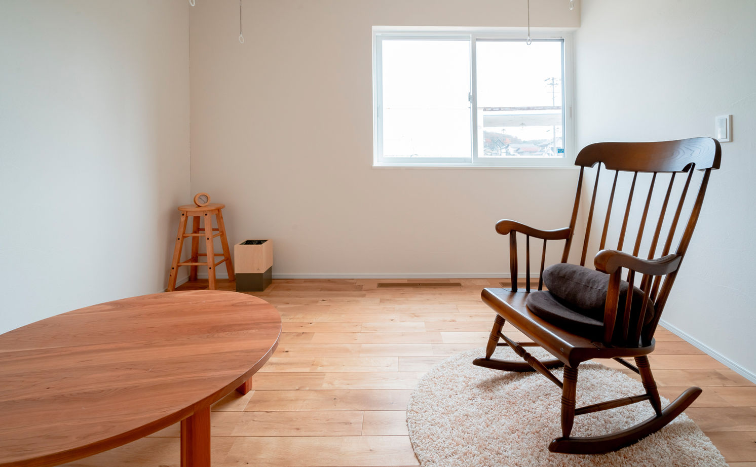 チェックハウス 【平屋/3000万円台/30坪台/コの字】自然素材のシンプルな平屋「全館空調で開放的な空間でも家じゅう快適」の建築実例画像14