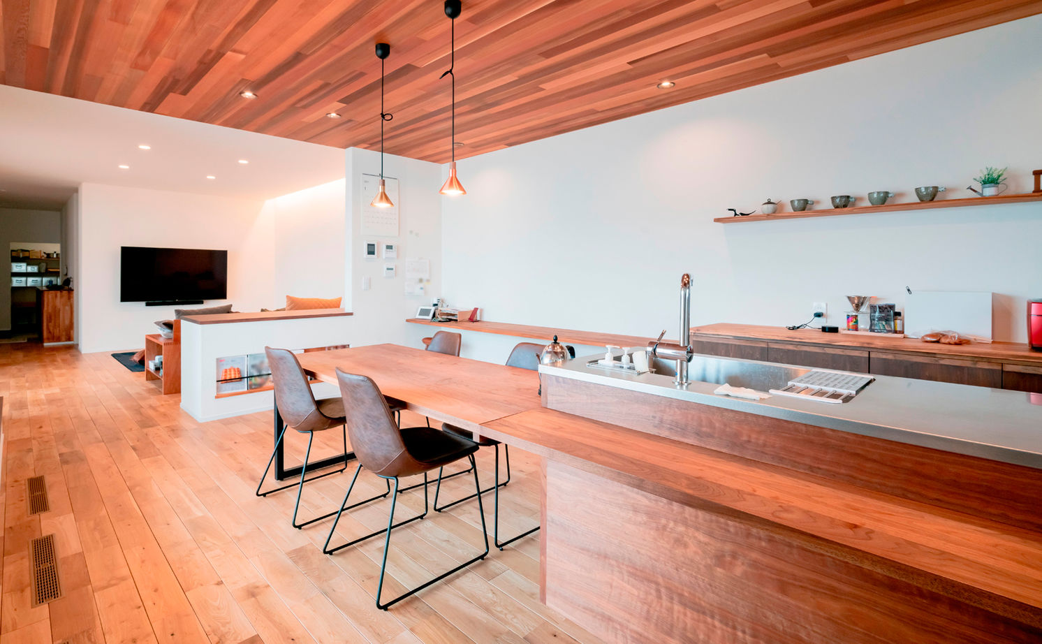 チェックハウス 【平屋/3000万円台/30坪台/コの字】自然素材のシンプルな平屋「全館空調で開放的な空間でも家じゅう快適」の建築実例画像17