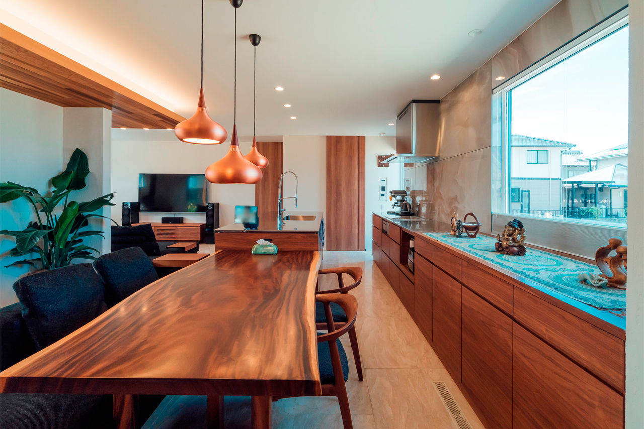 チェックハウス 【平屋/インナーガレージ/変形地/間取り有】横長変形地が正解！旅行好き夫妻が建てたリゾート感のある平屋の建築実例画像6