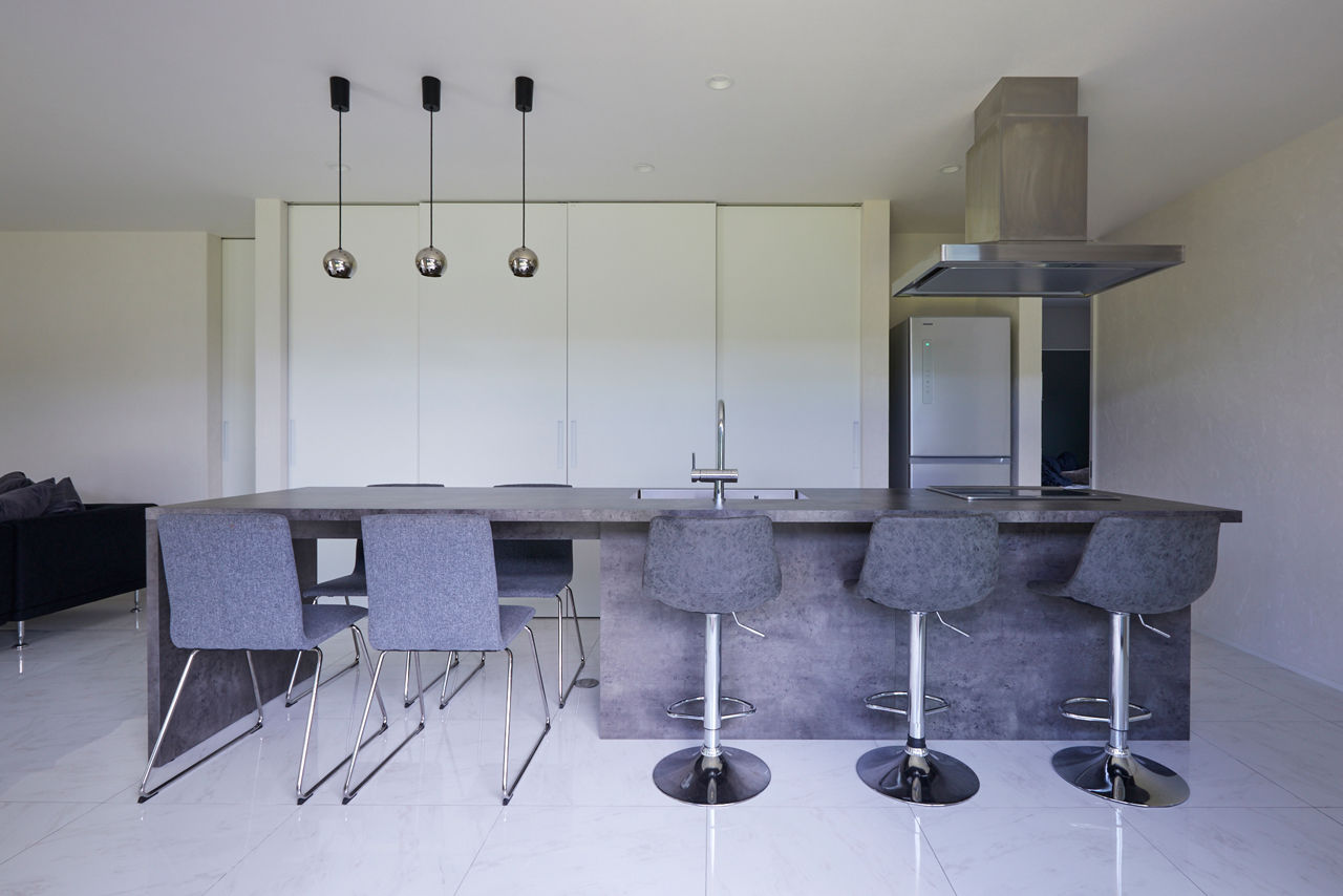 チェックハウス 【平屋/3000万円台/コの字型/間取り有】中庭にジェットバス！中と外のギャップに驚くスタイリッシュな平屋の建築実例画像3