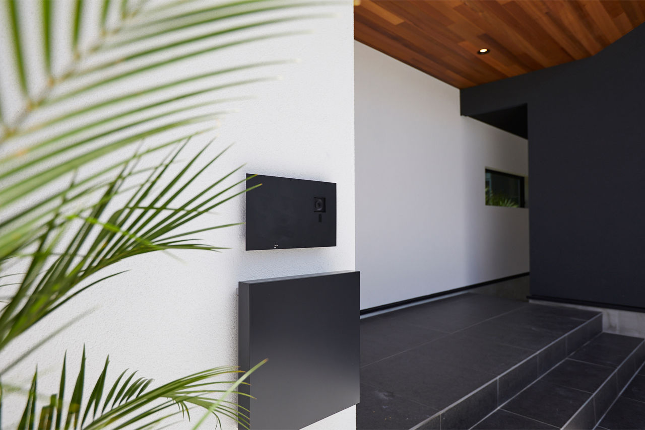 チェックハウス 【平屋/3000万円台/コの字型/間取り有】中庭にジェットバス！中と外のギャップに驚くスタイリッシュな平屋の建築実例画像7