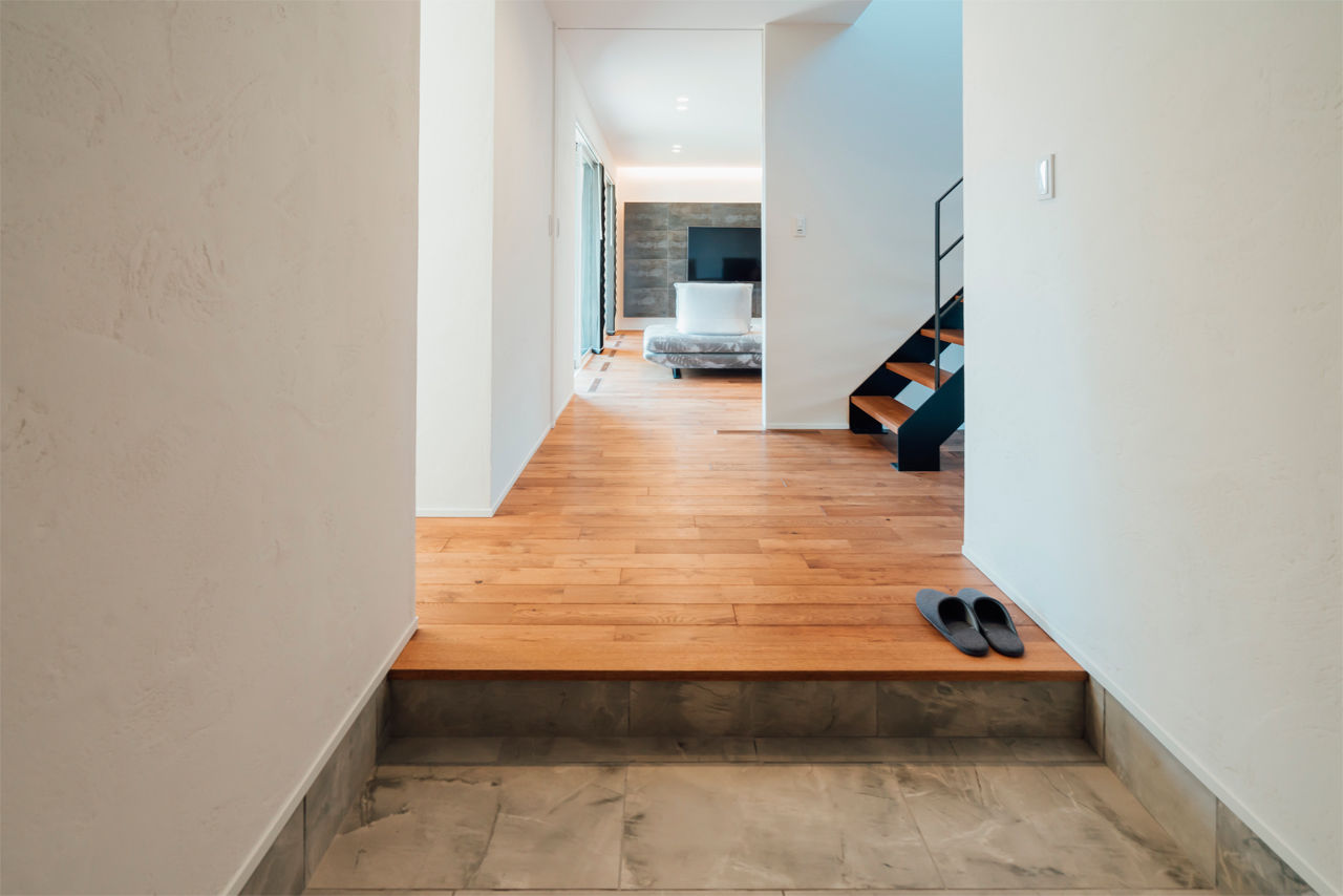 チェックハウス 【インナーガレージ/3LDK/間取り有】本物志向の夫妻が建てた素材を活かしたシンプルモダンなガレージハウスの建築実例画像6