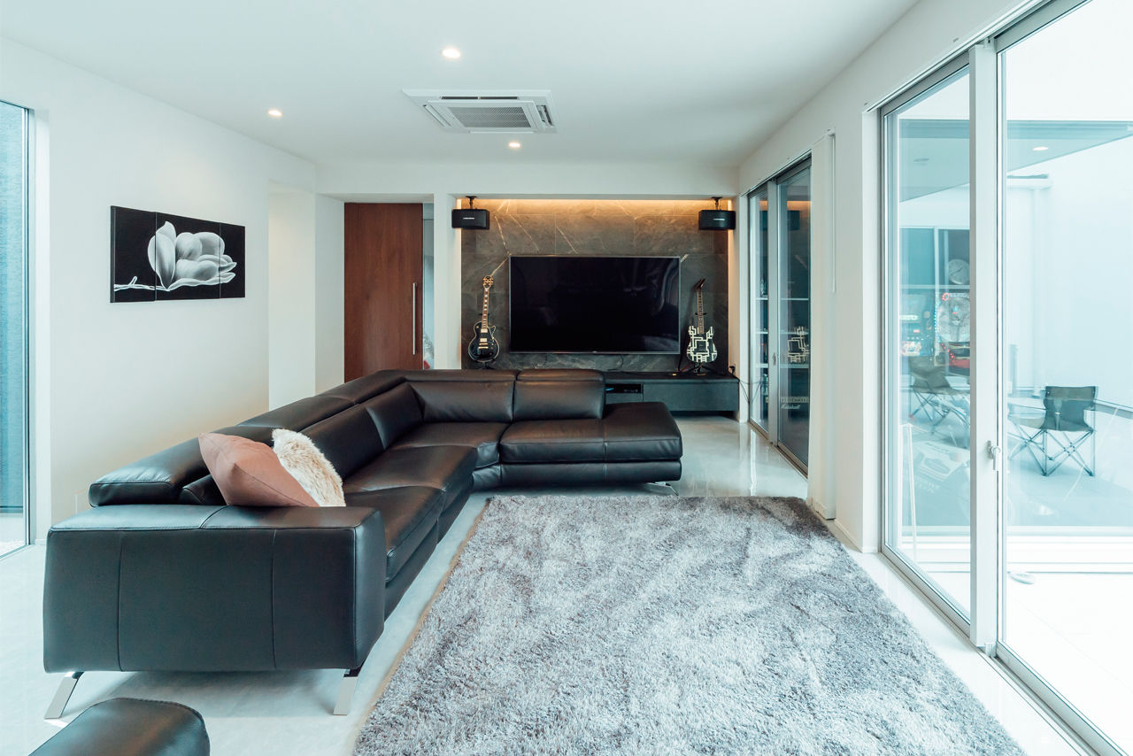 チェックハウス 【4LDK/半平屋/ホテルライク/間取り図有】好きなものに囲まれのんびり過ごす。夫婦のモノトーンな半平屋の建築実例画像5