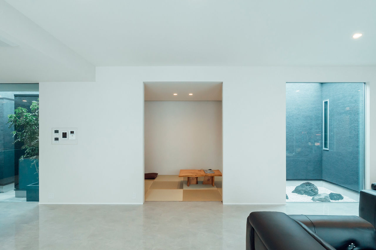 チェックハウス 【4LDK/半平屋/ホテルライク/間取り図有】好きなものに囲まれのんびり過ごす。夫婦のモノトーンな半平屋の建築実例画像6