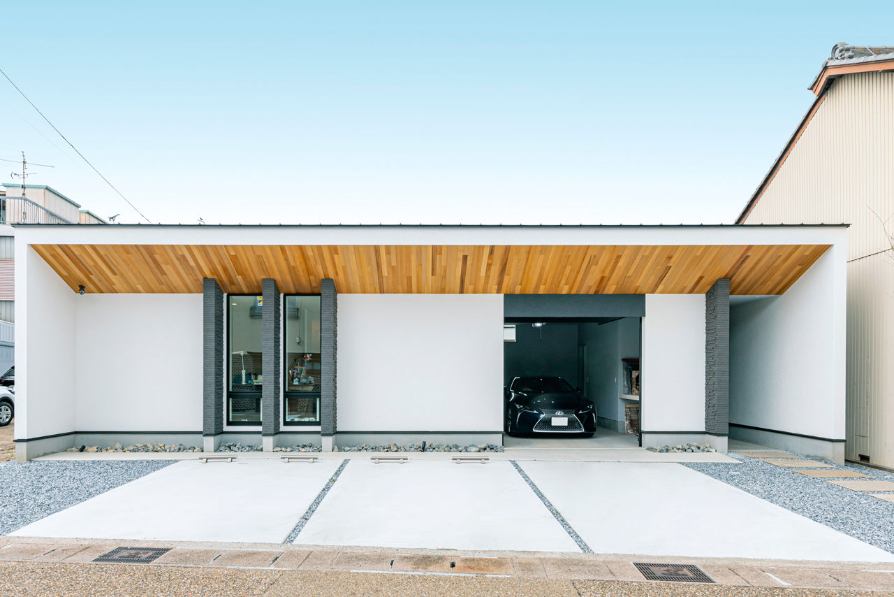 チェックハウス 【平屋/中庭/3LDK/間取り図有】外に閉じた中庭でアウトドアを満喫。全館空調で愛猫もストレスフリーな平屋の建築実例画像1