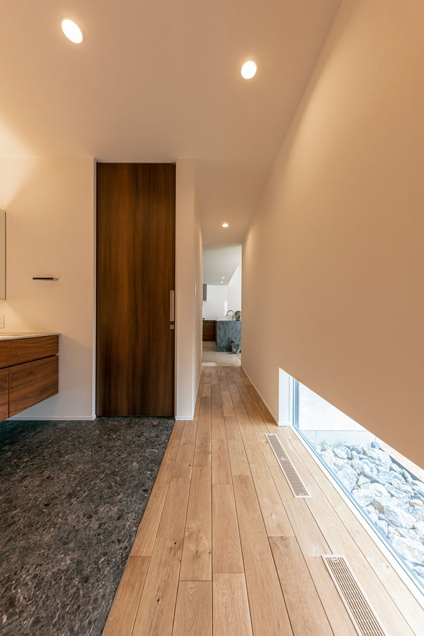 チェックハウス 【平屋/中庭/3LDK/間取り図有】外に閉じた中庭でアウトドアを満喫。全館空調で愛猫もストレスフリーな平屋の建築実例画像9