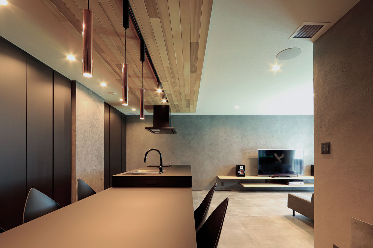 チェックハウス 【インナーガレージ/3LDK/全館空調/間取り】平屋のように暮らせるホテルライク＆グレイッシュなモダン邸宅の建築実例画像6