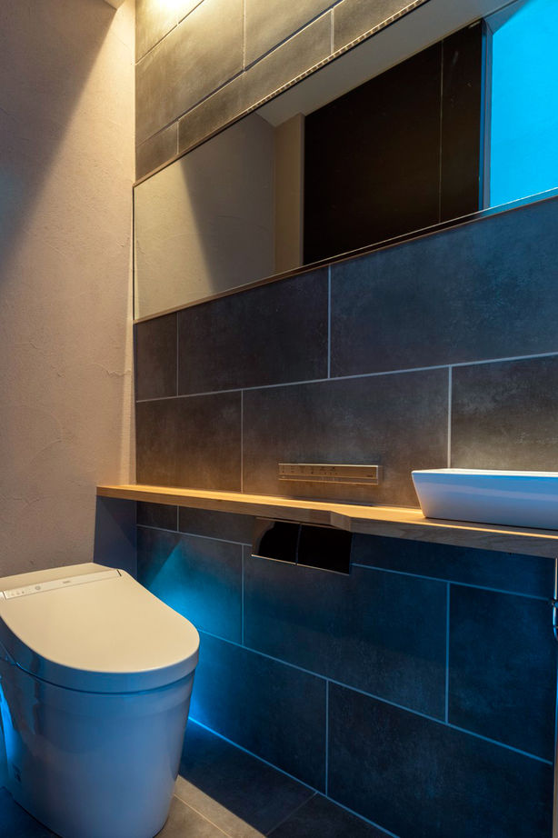 チェックハウス 【インナーガレージ/3LDK/全館空調/間取り】平屋のように暮らせるホテルライク＆グレイッシュなモダン邸宅の建築実例画像9