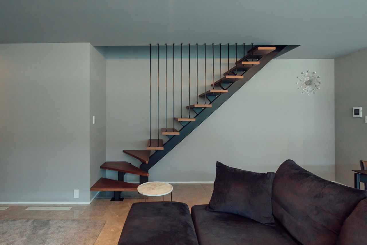 チェックハウス 【40坪台/中庭/全館空調/岐阜県】中庭をロの字に囲んで開放的に。生活感のないホテルライクな２階建ての建築実例画像4